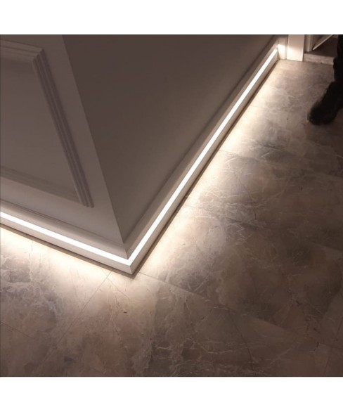 LED KANALLI  12CM LAKE BEYAZ SÜPÜRGELİK